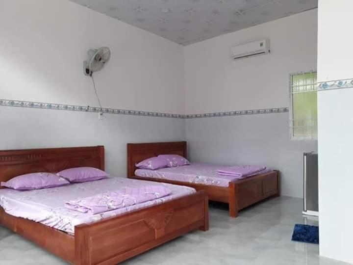 Nhà Nghỉ NgọC PhuọNg Hon Son Hotel Lai Son Kamer foto